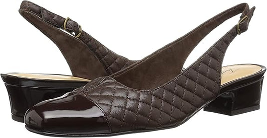 Trotters Women's Dea Slingback Sandals Brown Quilted Trotters Women's Dea Slingback Sandals Brown Quilted
