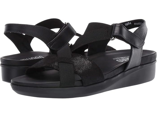 Munro Women's Andie flat sandal Black Munro Women's Andie flat sandal Black