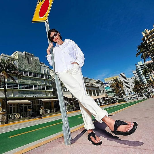 Fitflop Women's Lulu Shimmerlux Flip Flop Black