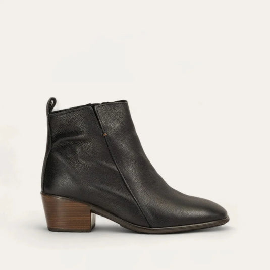 Naot Women's Ethic Soft Black Leather Naot Women's Ethic Soft Black Leather