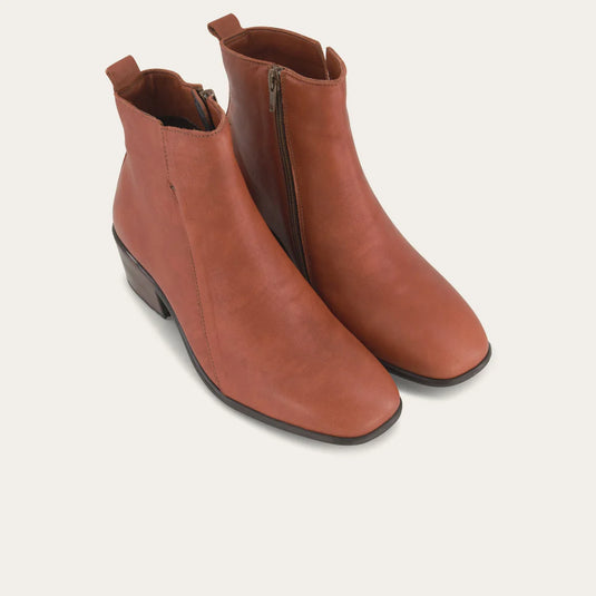 Naot Women's Ethic Brown Peanut Leather Naot Women's Ethic Brown Peanut Leather