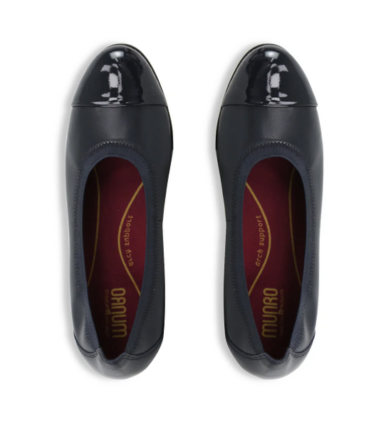 Munro Women's Mila Dark Navy Blue Munro Women's Mila Dark Navy Blue