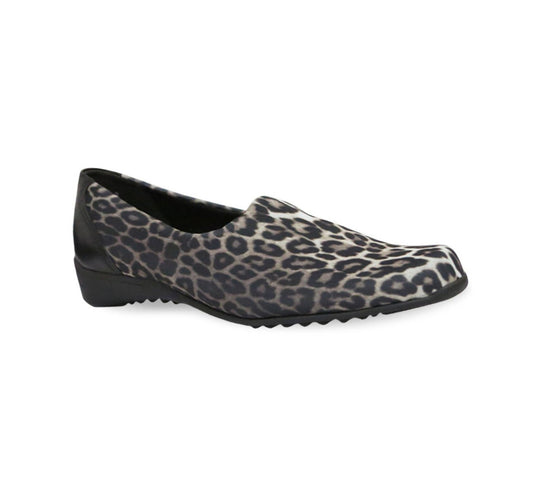 Munro Women's Traveler Leopard Stretch Fabric Munro Women's Traveler Leopard Stretch Fabric