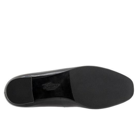 Trotters Women's Dream Luggage Slip On Black Trotters Women's Dream Luggage Slip On Black