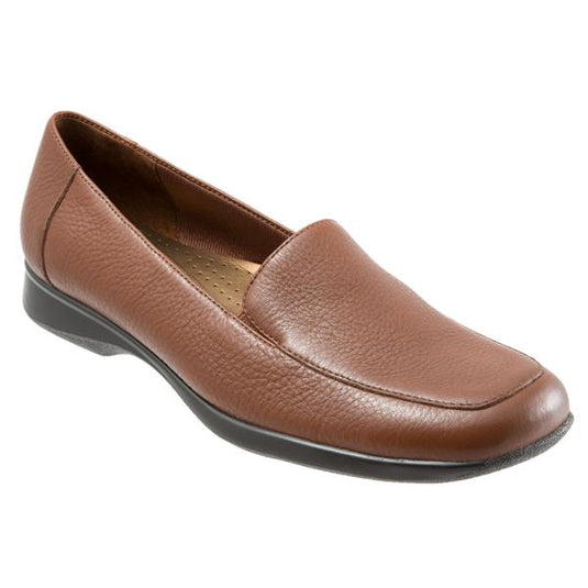 Trotters Women's Jenn Slip-On  Med Brown Trotters Women's Jenn Slip-On  Med Brown