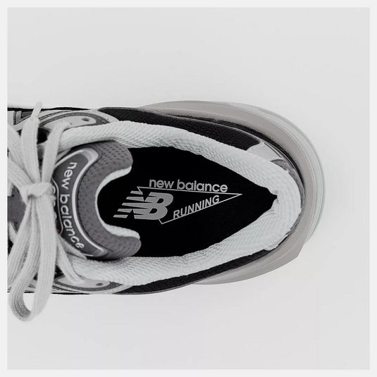 New Balance Men's 990v6 Black with White New Balance Men's 990v6 Black with White