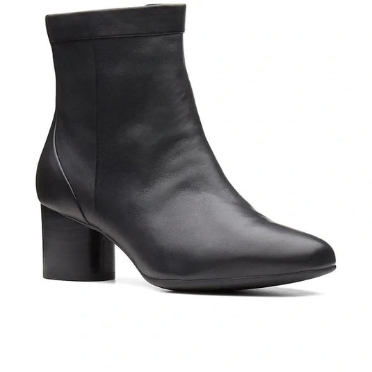 Clarks Women's Un Cosmo Up Bootie Black Leather