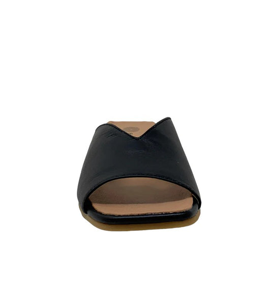 Eric Michael Tiana Tamara Black Leather Eric Michael Tiana Tamara Black Leather