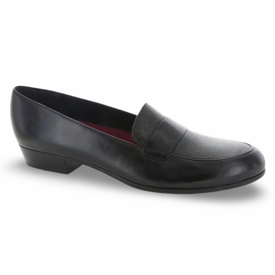 Munro Women's kiera Slip on loafer Black Leather / Lizard