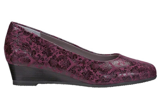 SAS Women's Sofia (USA) Elevated Wedge Wine SAS Women's Sofia (USA) Elevated Wedge Wine