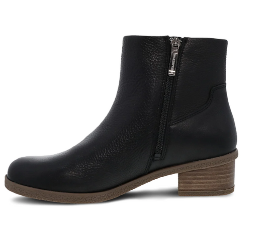 Dansko Women's Daisie Black Waterproof Tumbled Dansko Women's Daisie Black Waterproof Tumbled