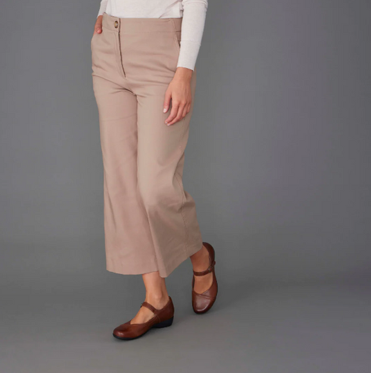 Dansko Women's Fawna Chestnut Burnished Calf Dansko Women's Fawna Chestnut Burnished Calf