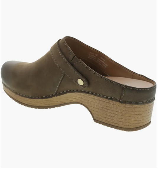 Dansko Women's Berry Clog Mushroom Nubuck Leather Dansko Women's Berry Clog Mushroom Nubuck Leather