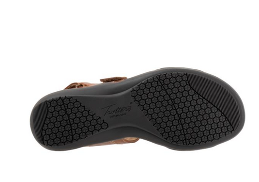 Trotters Women's Romi Stitch Sandals Luggage Trotters Women's Romi Stitch Sandals Luggage