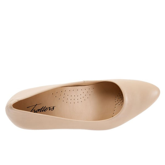 Trotters Women's Kiera Dress Pumps Nude Trotters Women's Kiera Dress Pumps Nude