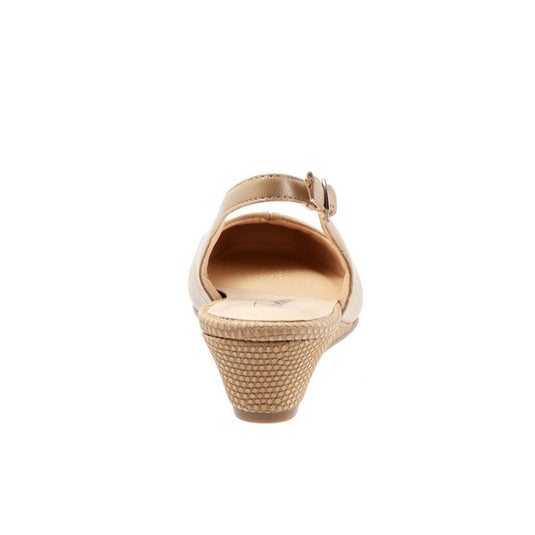 Trotters Women's Lenore Slingback Sandals Nude Trotters Women's Lenore Slingback Sandals Nude