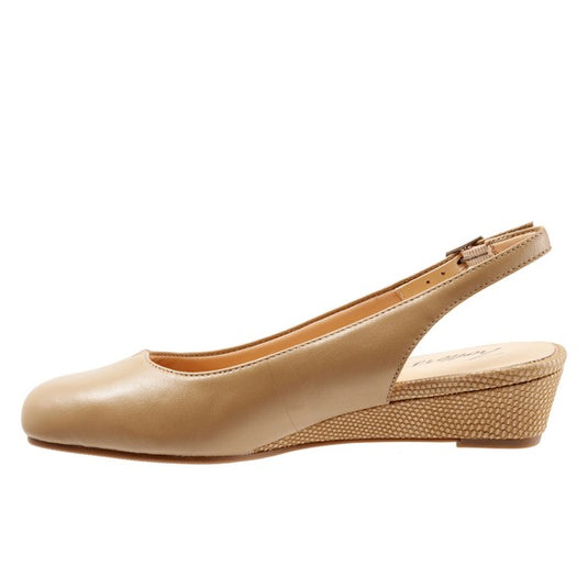 Trotters Women's Lenore Slingback Sandals Nude Trotters Women's Lenore Slingback Sandals Nude