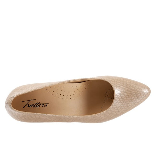 Trotters Women's Kari Pump Taupe Snake Trotters Women's Kari Pump Taupe Snake
