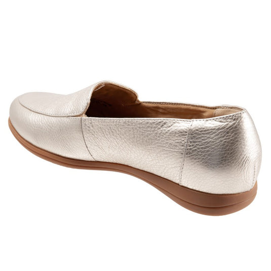Trotters Women's Deanna Slip On Champagne Metallic Trotters Women's Deanna Slip On Champagne Metallic