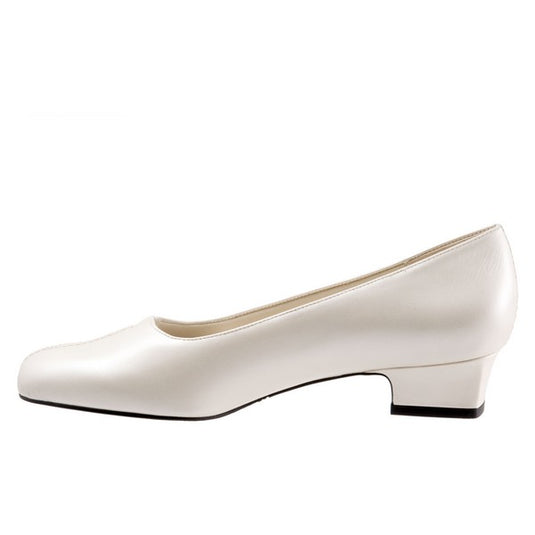 Trotters Women's Doris White Pearl Trotters Women's Doris White Pearl