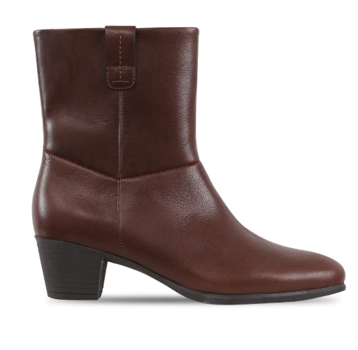 Munro Women's Tyler Boots Dark Rust Leather Munro Women's Tyler Boots Dark Rust Leather