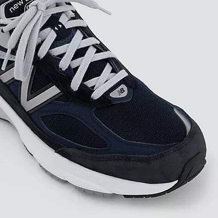 New Balance Women's 990v6 Navy with White New Balance Women's 990v6 Navy with White