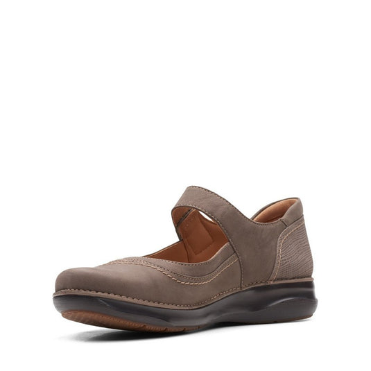 Clarks Women's Appley Walk Taupe Nubuck