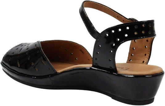 L'Amour Des Pieds Women's Brenn Sandals Black Patent