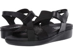 Munro Women's Andie flat sandal Black
