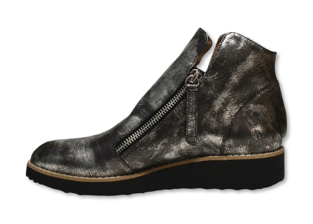 Django And Juliette Women's OHMY-DJ Ankle Boot Pewter