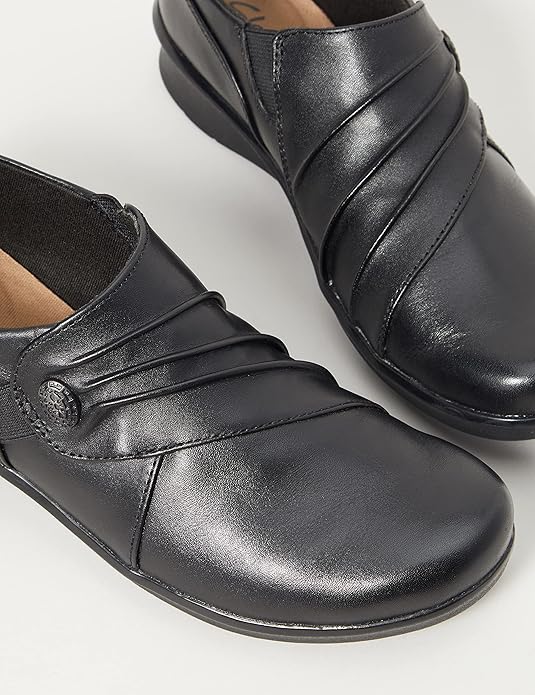 Clarks Women's Hope Roxanne Loafer Black