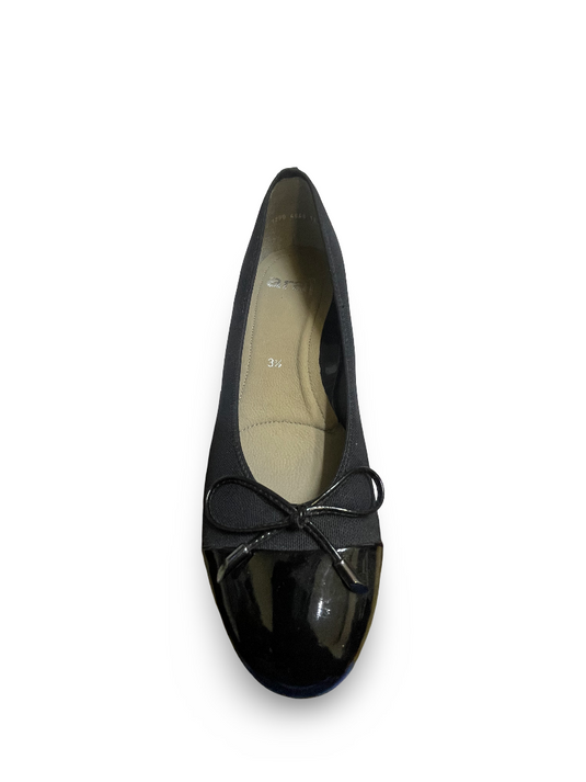 ARA Women's Betty flat shoe Black Fabric/ Patent toe