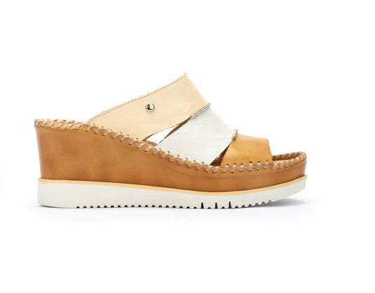Pikolinos Women's Aguadulce Sandals Honey