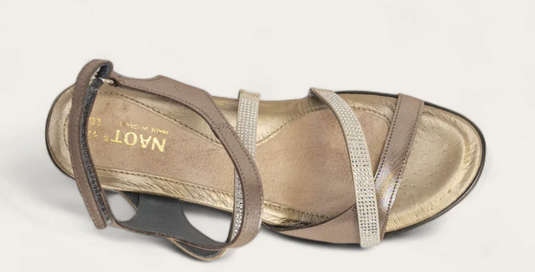 Naot women's Innovate Sandals Silver Threads Lthr/Beige w/ Clear Rhinestones