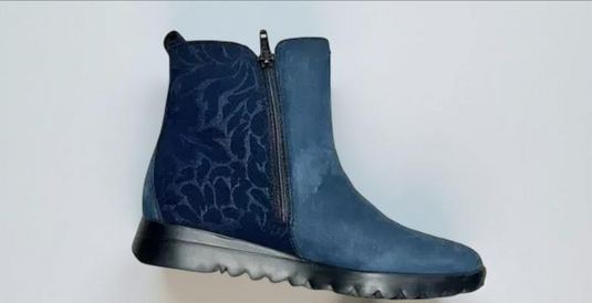 Munro Women's Ashcroft Blue Nubuck and Floral Fabric