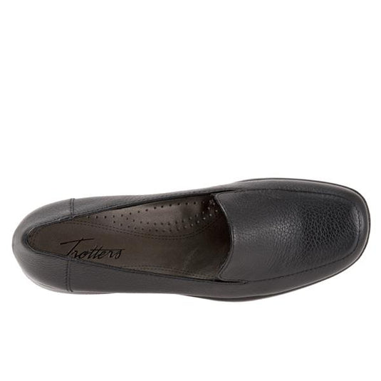 Trotters Women's Jenn Slip-On,Black,