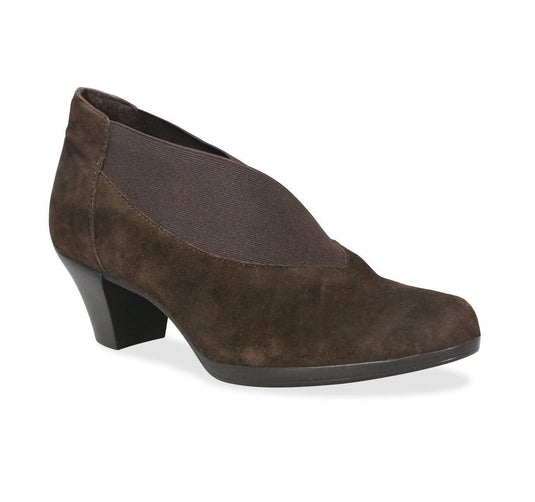 Munro Women's Francee Ankle Bootie Brown Suede