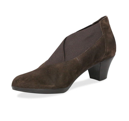 Munro Women's Francee Ankle Bootie Brown Suede