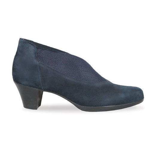 Munro Women's Francee Ankle Bootie Navy Suede