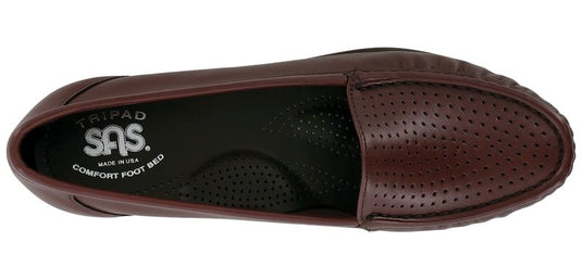 SAS Women's Savvy Flat Moccasin Wine