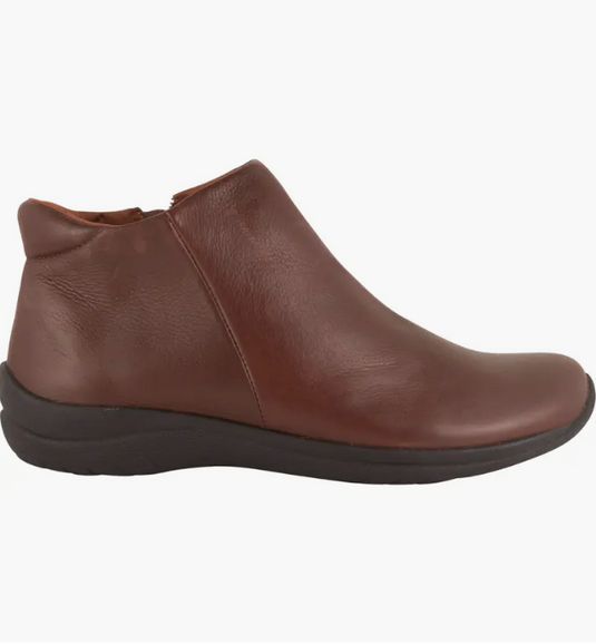 David Tate Women's Sportivo Waterproof Bootie Brown