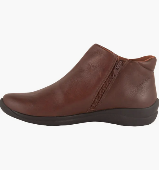 David Tate Women's Sportivo Waterproof Bootie Brown