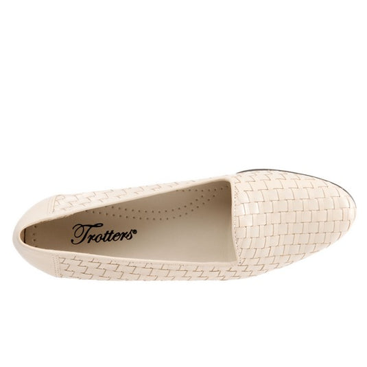 Trotters Women's Liz Loafers Bone