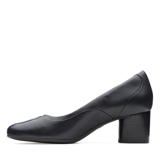 Clarks Women's Un Cosmo Step Black Leather